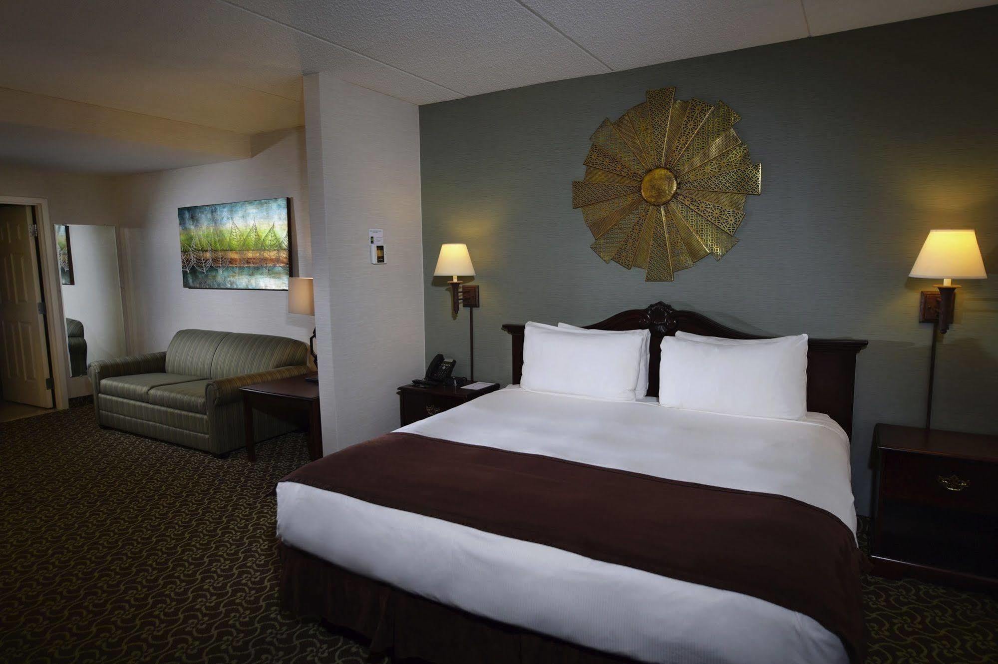 D. Hotel Suites & Spa Holyoke Esterno foto